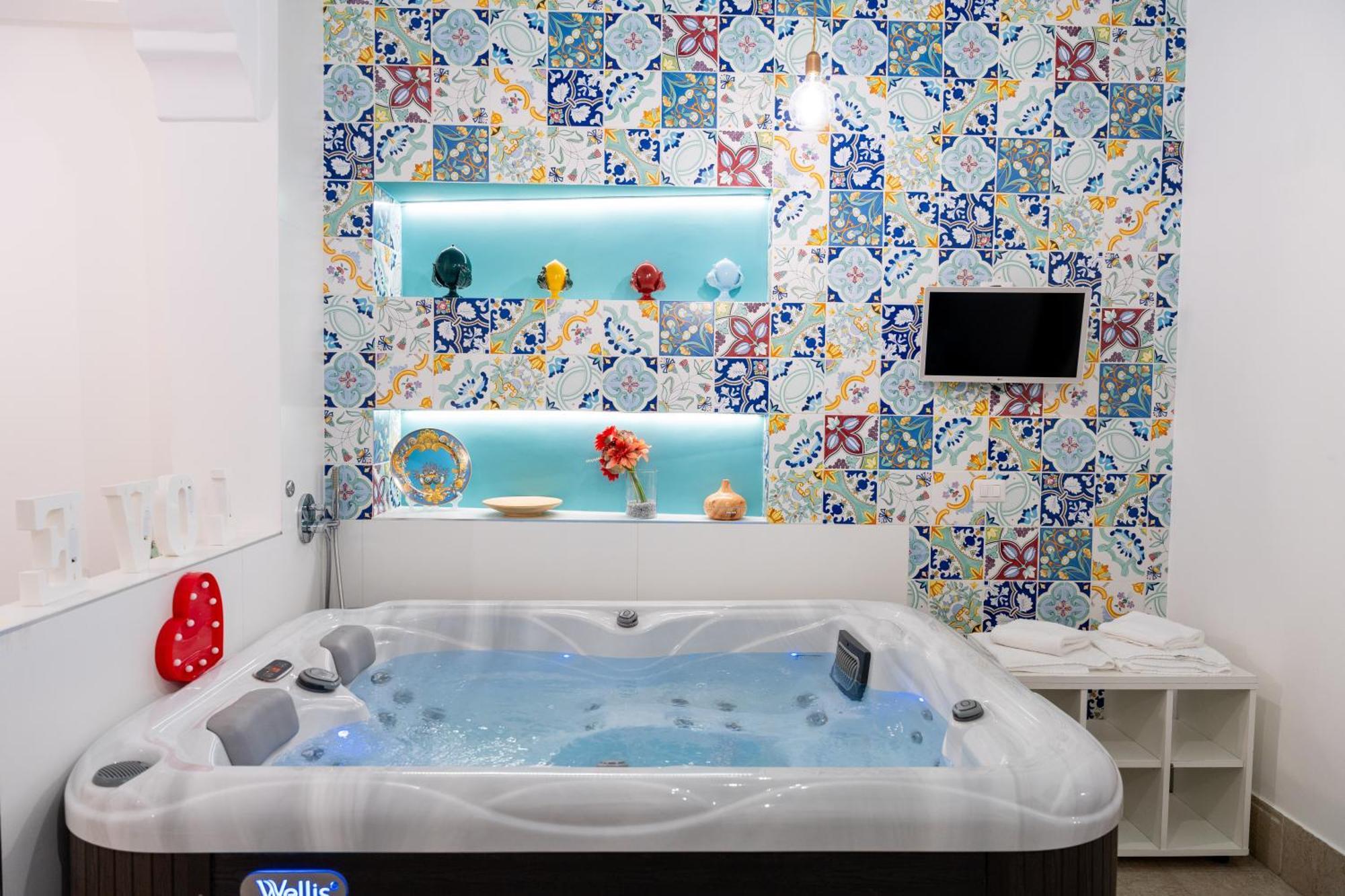 Palazzo Nicolaus Del Borgo Antico Bed & Breakfast Bari Exterior photo