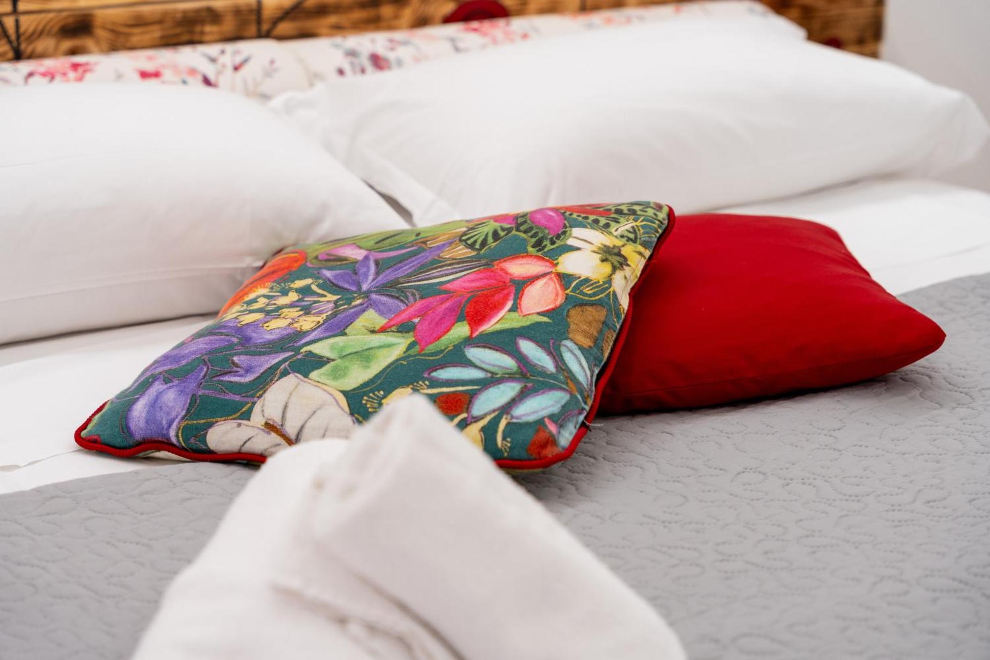 Palazzo Nicolaus Del Borgo Antico Bed & Breakfast Bari Exterior photo