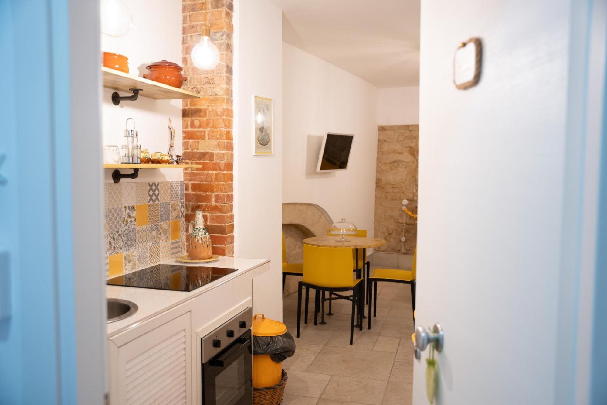 Palazzo Nicolaus Del Borgo Antico Bed & Breakfast Bari Exterior photo